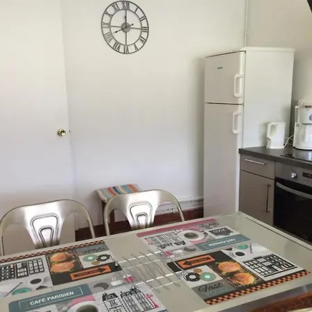 Nathalie E : Au Coeur Du Quartier Saint Charles Apartment