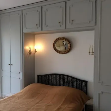 Apartment Nathalie E : Au Coeur Du Quartier Saint Charles Biarritz