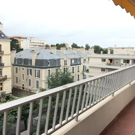 Nathalie E : Au Coeur Du Quartier Saint Charles