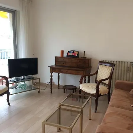Apartment Nathalie E : Au Coeur Du Quartier Saint Charles *
