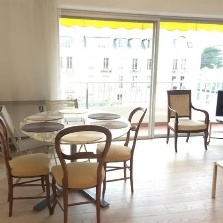 Apartment Nathalie E : Au Coeur Du Quartier Saint Charles *