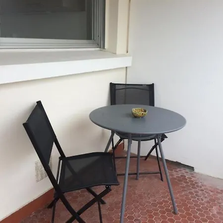 Nathalie E : Au Coeur Du Quartier Saint Charles * Biarritz